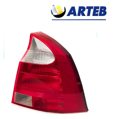 Lanterna Traseira Corsa Sedan 2005 LD com Função Neblina